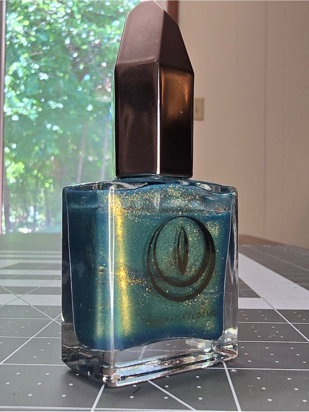 Mooncat alien invasion green gold multichrome nail polish dearly departed - Picture 2 of 3